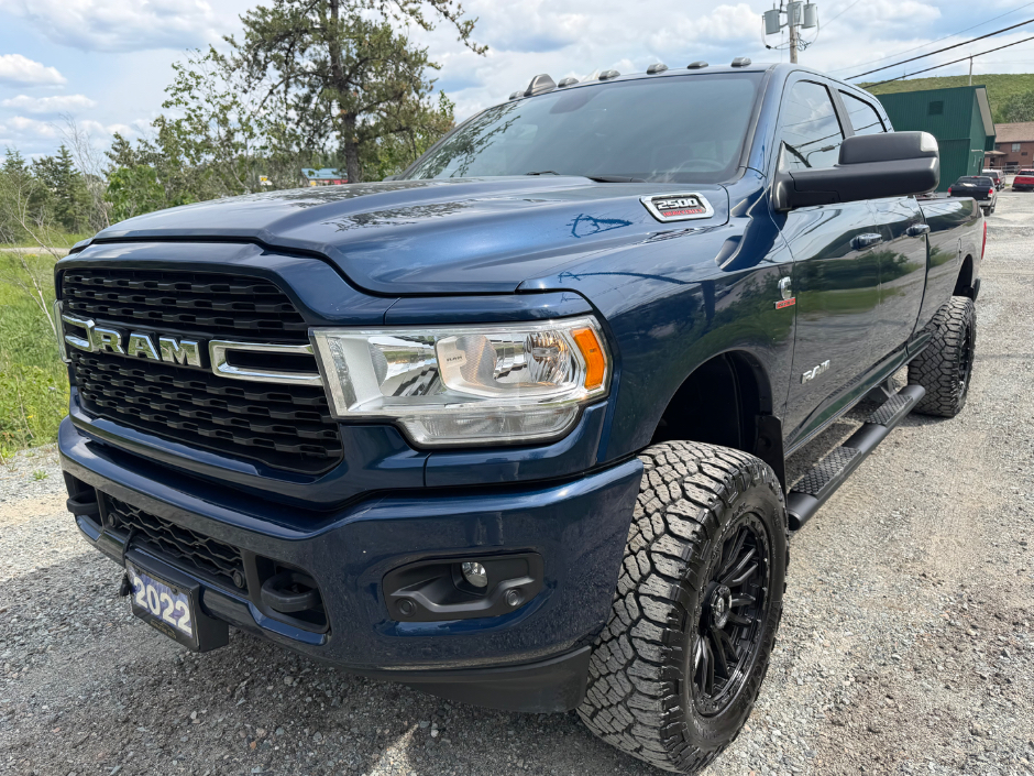 2022 RAM 2500 BIGHORN 4X4 DIESEL 8' BOX